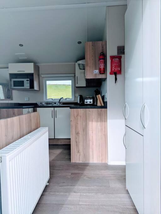 Large 4 Person Couples And Family Caravan In Newquay Bay Resort Ngoại thất bức ảnh