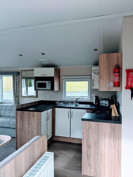 Large 4 Person Couples And Family Caravan In Newquay Bay Resort Ngoại thất bức ảnh