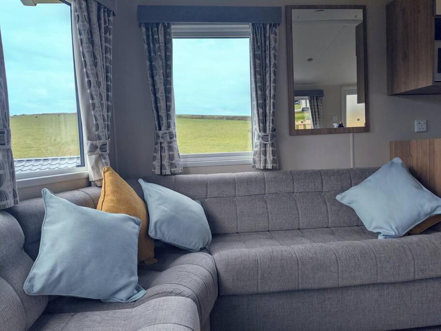 Large 4 Person Couples And Family Caravan In Newquay Bay Resort Ngoại thất bức ảnh