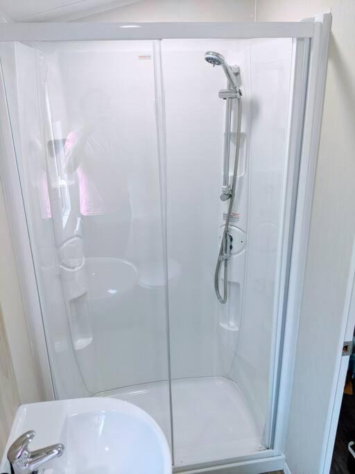 Large 4 Person Couples And Family Caravan In Newquay Bay Resort Ngoại thất bức ảnh