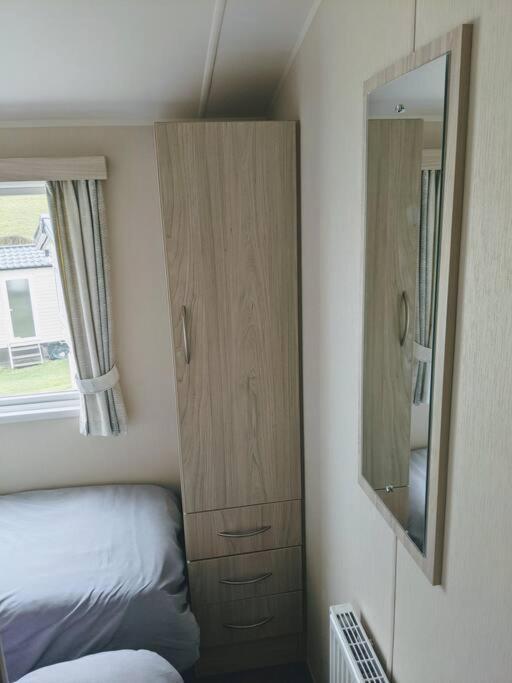Large 4 Person Couples And Family Caravan In Newquay Bay Resort Ngoại thất bức ảnh