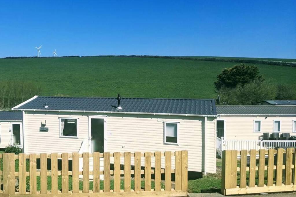 Large 4 Person Couples And Family Caravan In Newquay Bay Resort Ngoại thất bức ảnh