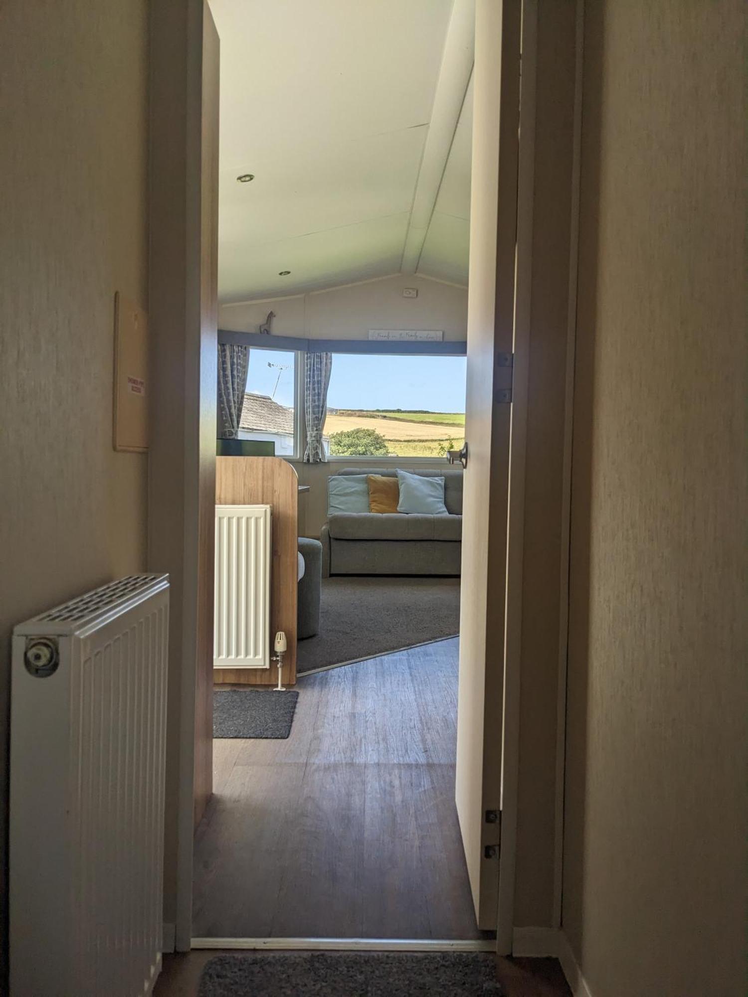 Large 4 Person Couples And Family Caravan In Newquay Bay Resort Ngoại thất bức ảnh